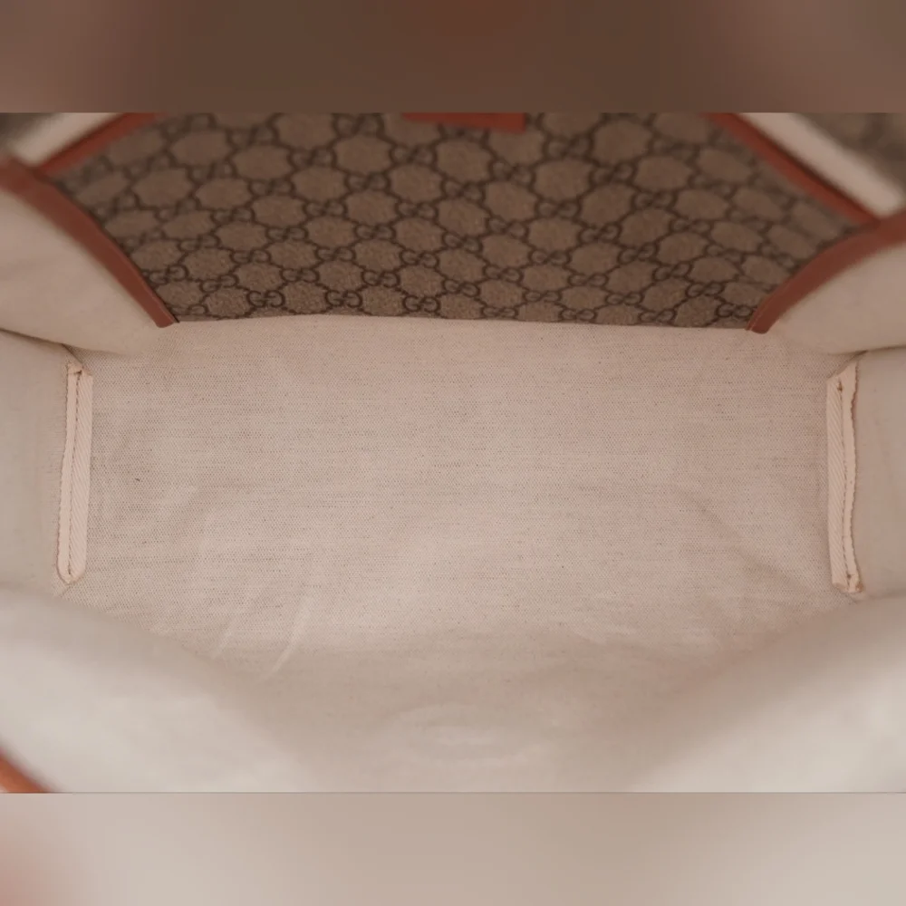 CE45 💟 GUCCI GG Monogram Flap Messenger Bag